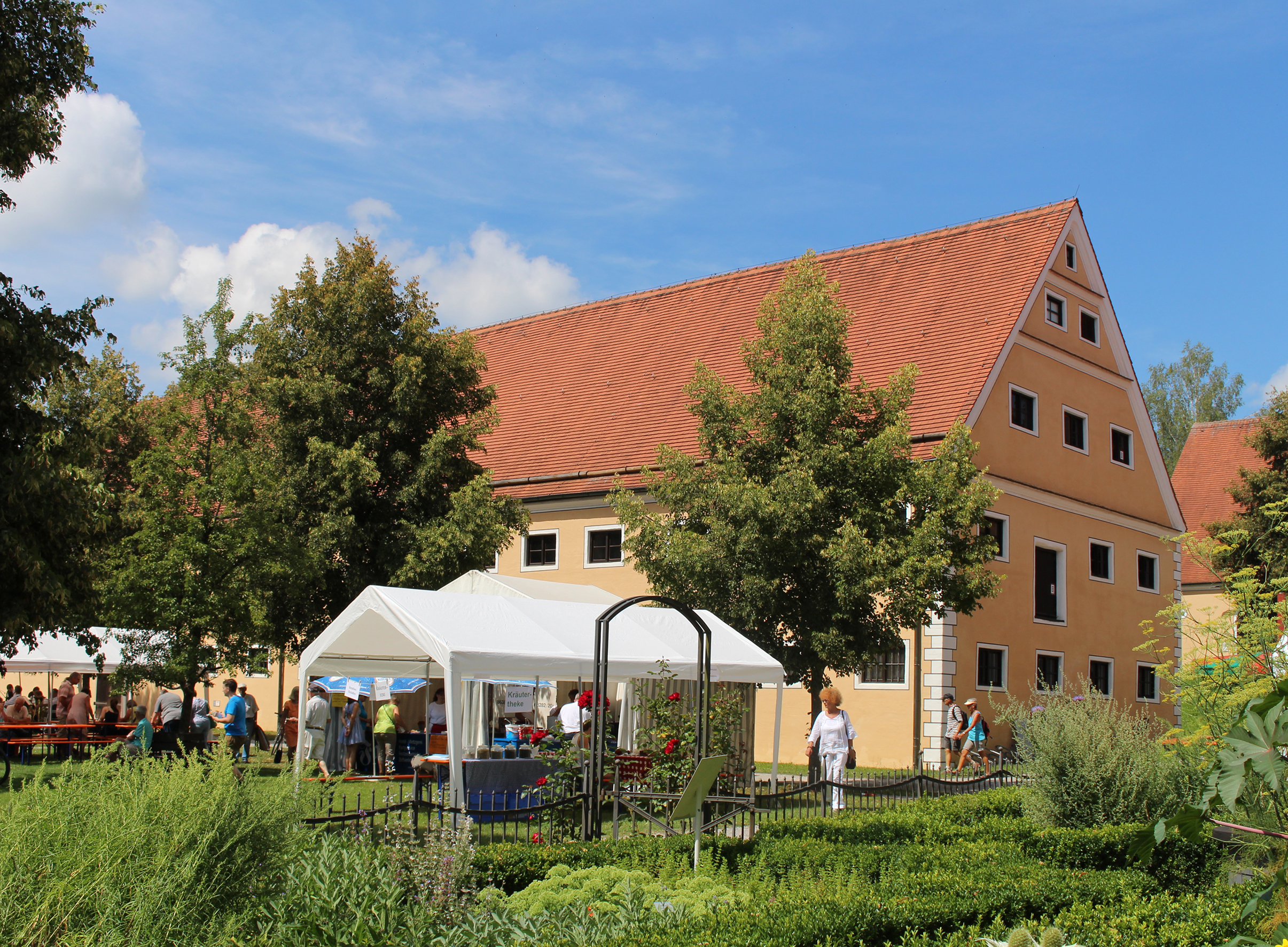 Das Kloster und das Museum laden zum Sommerfest nach Oberschönenfeld ein