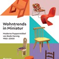 Ausstellungsplakat mit Fotos von unterschiedlichen Stühlen
