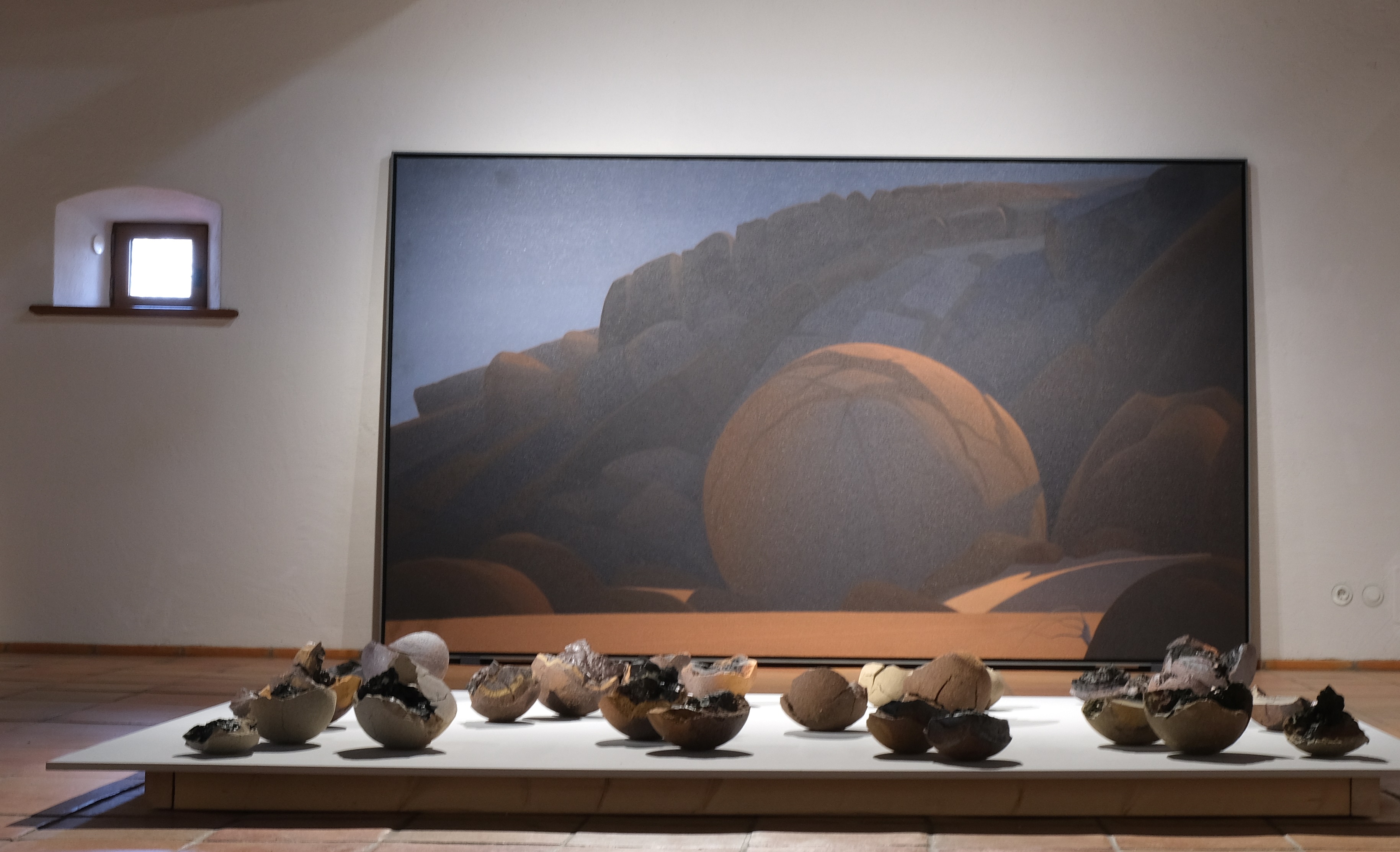 Museum Oberschönenfeld: Künstlergespräch in der Ausstellung „Keramik trifft Wüstenlandschaft“ 