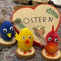 Osterdeko aus bemaltem Holz