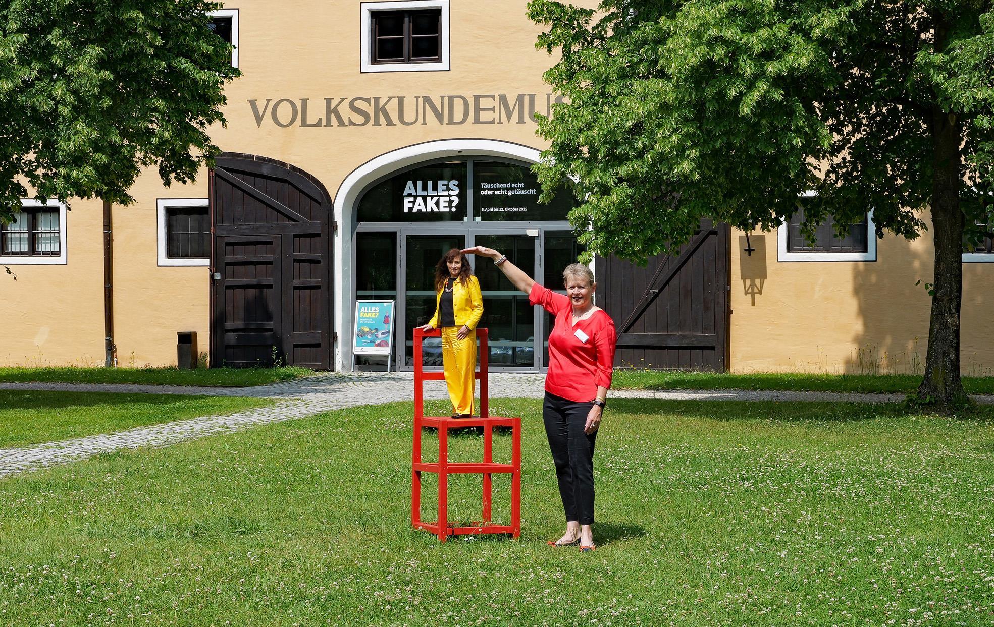 Fake Stuhl © Museum Oberschönenfeld; Foto Barbara Magg