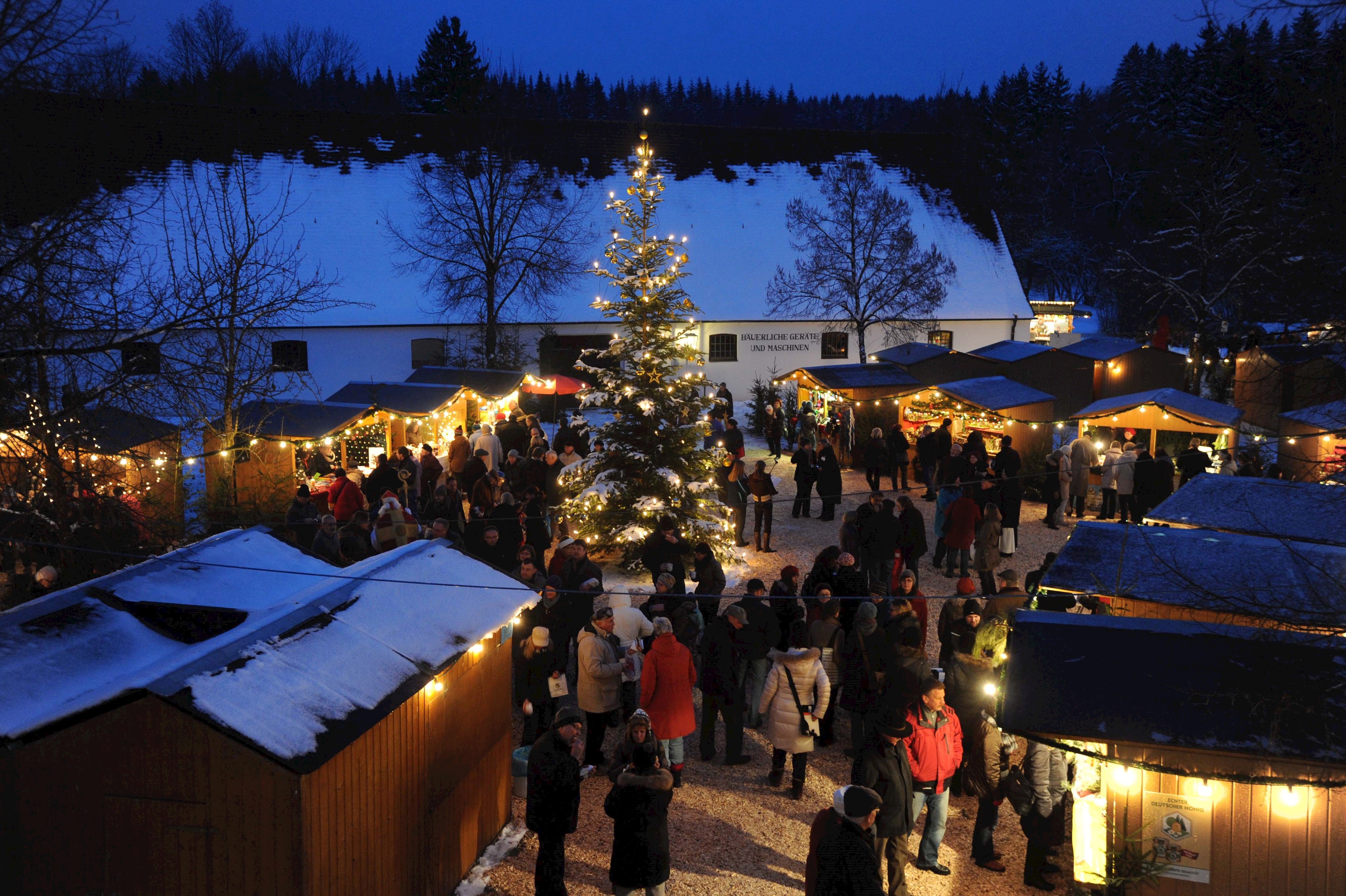 Oberschönenfelder Weihnachtsmarkt vom 9. bis 11. Dezember