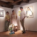 Gedankenpflücken: Die zwei Künstlerinnen und der Künstler in den Ausstellungsräumen