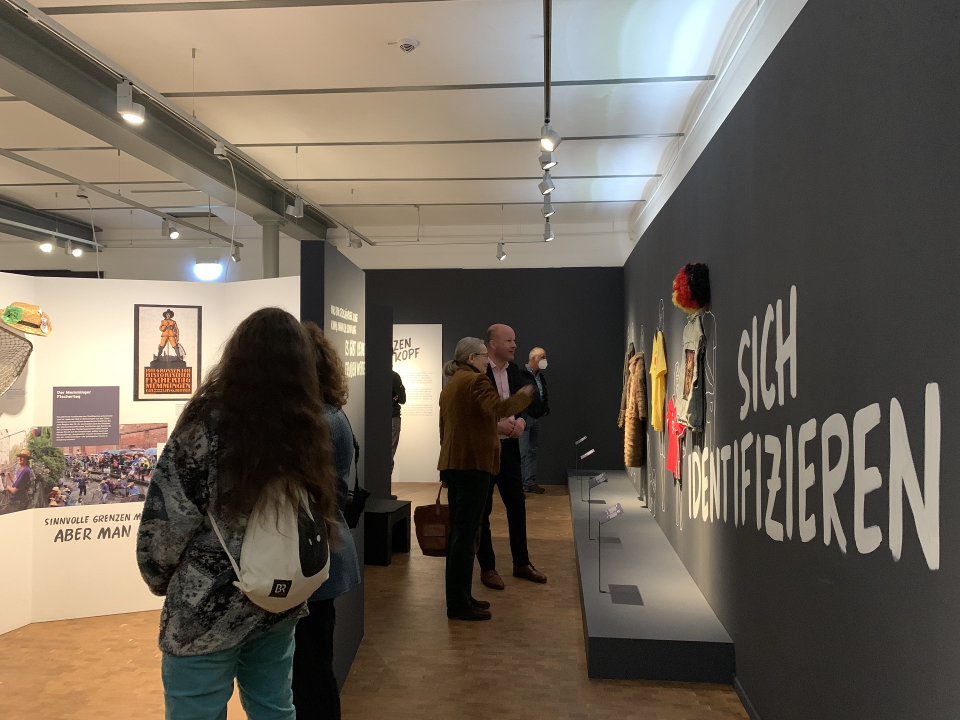 Ausstellung „Über Grenzen“ in Oberschönenfeld wird verlängert